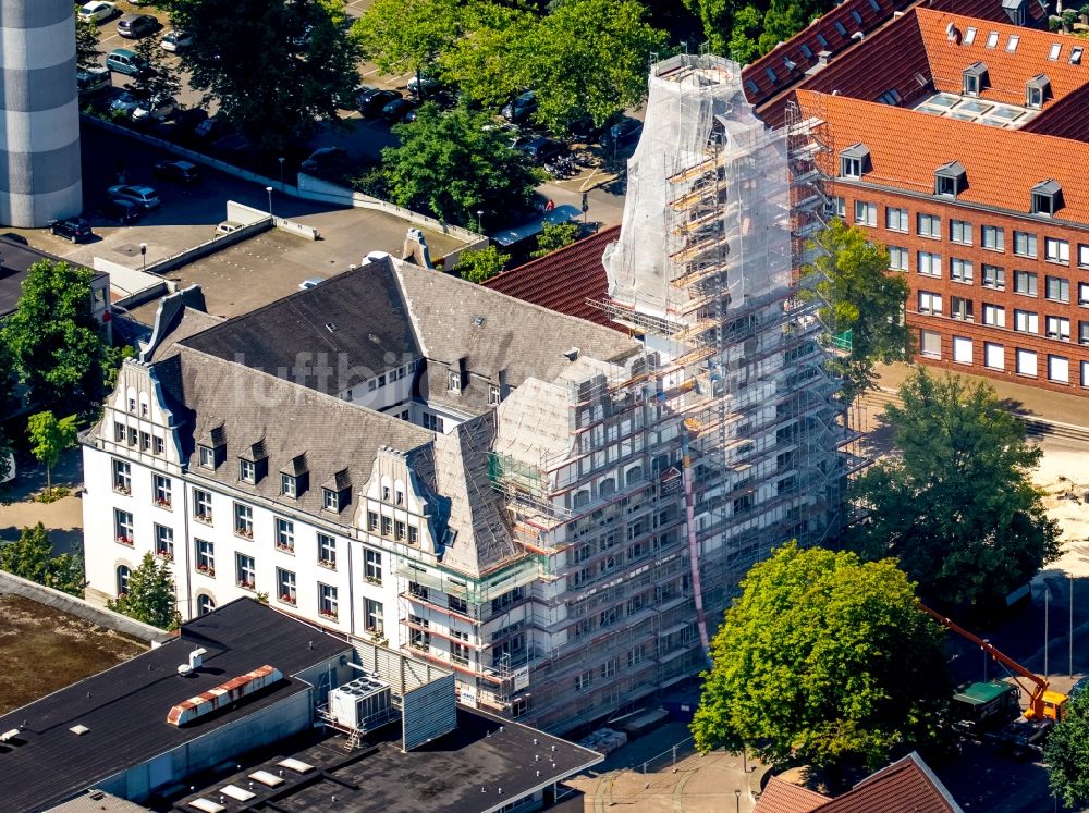 Gladbeck von oben - Gebäude der Stadtverwaltung - Rathaus am Marktplatz in Gladbeck im Bundesland Nordrhein-Westfalen