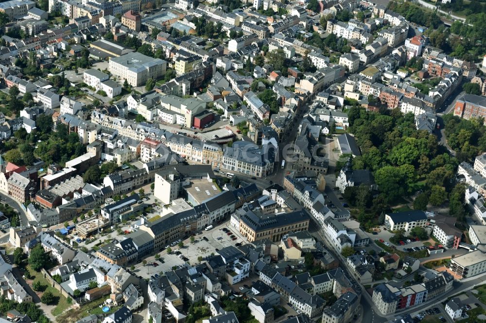 Reichenbach im Vogtland aus der Vogelperspektive: Gebäude der Stadtverwaltung - Rathaus am Marktplatz in der Innenstadt in Reichenbach im Vogtland im Bundesland Sachsen