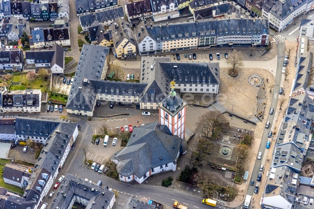 Luftbild Siegen - Gebäude der Stadtverwaltung - Rathaus am Marktplatz in Siegen im Bundesland Nordrhein-Westfalen, Deutschland