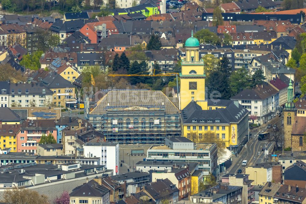 Luftaufnahme Witten - Gebäude der Stadtverwaltung - Rathaus am Marktplatz in Witten im Bundesland Nordrhein-Westfalen