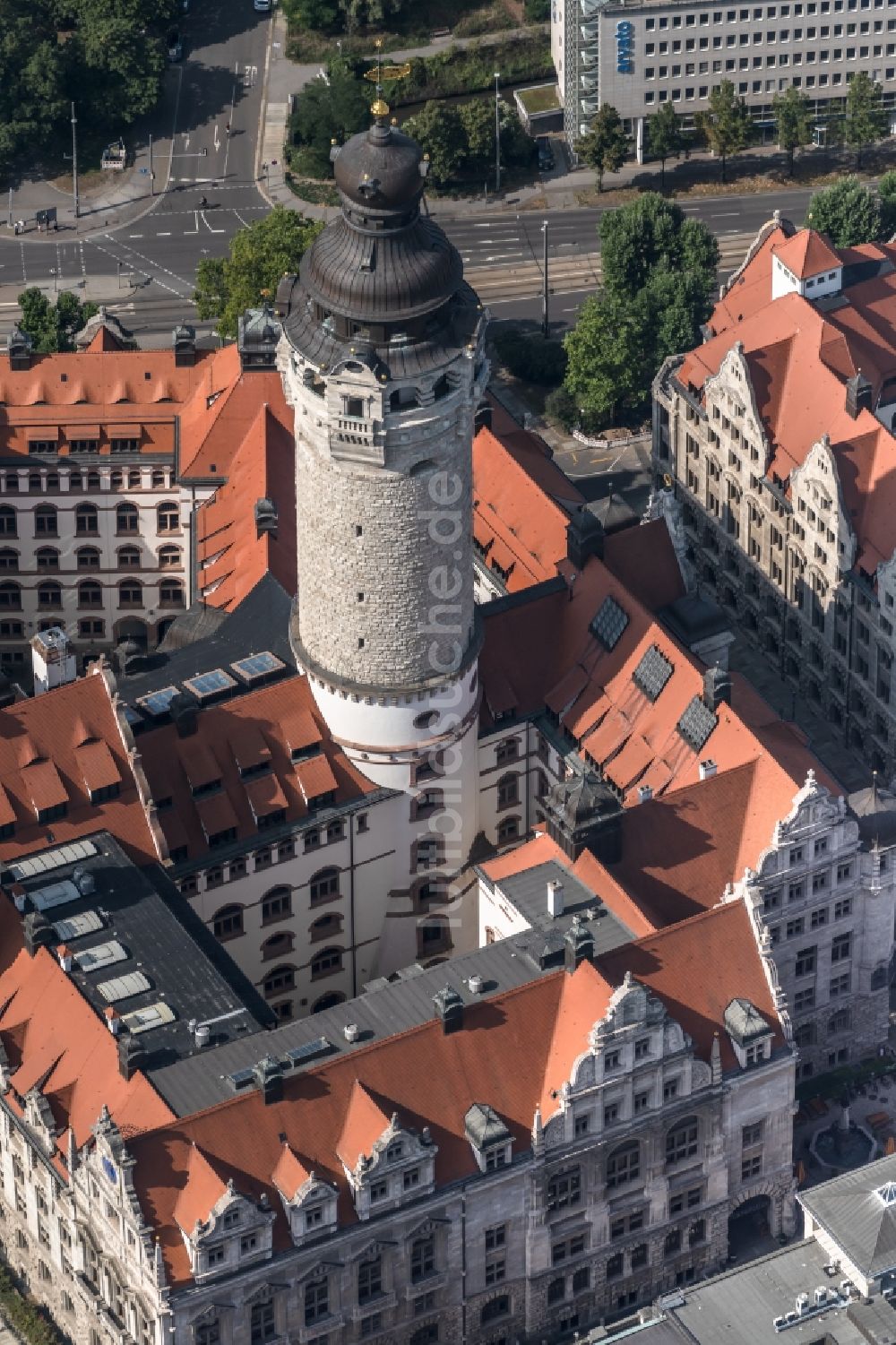 Luftaufnahme Leipzig - Gebäude der Stadtverwaltung - Rathaus am Martin-Luther-Ring in Leipzig im Bundesland Sachsen