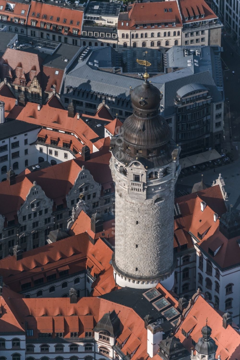 Luftaufnahme Leipzig - Gebäude der Stadtverwaltung - Rathaus am Martin-Luther-Ring in Leipzig im Bundesland Sachsen