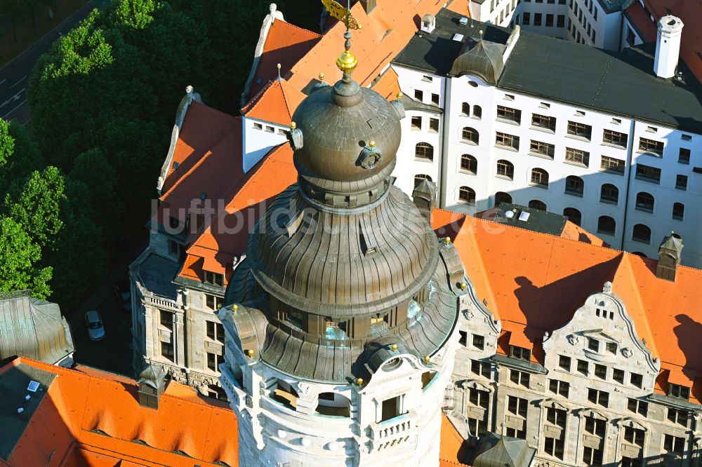 Leipzig aus der Vogelperspektive: Gebäude der Stadtverwaltung - Rathaus am Martin-Luther-Ring in Leipzig im Bundesland Sachsen