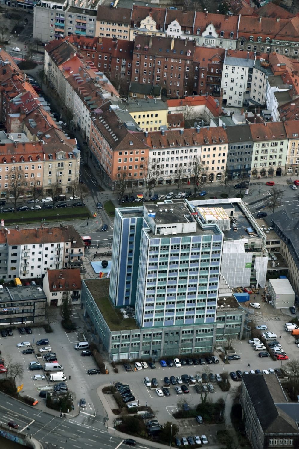 Luftaufnahme Bayreuth - Gebäude der Stadtverwaltung - Rathaus Neues Rathaus Einwohner- und Wahlamt am Luitpoldplatz in Bayreuth im Bundesland Bayern