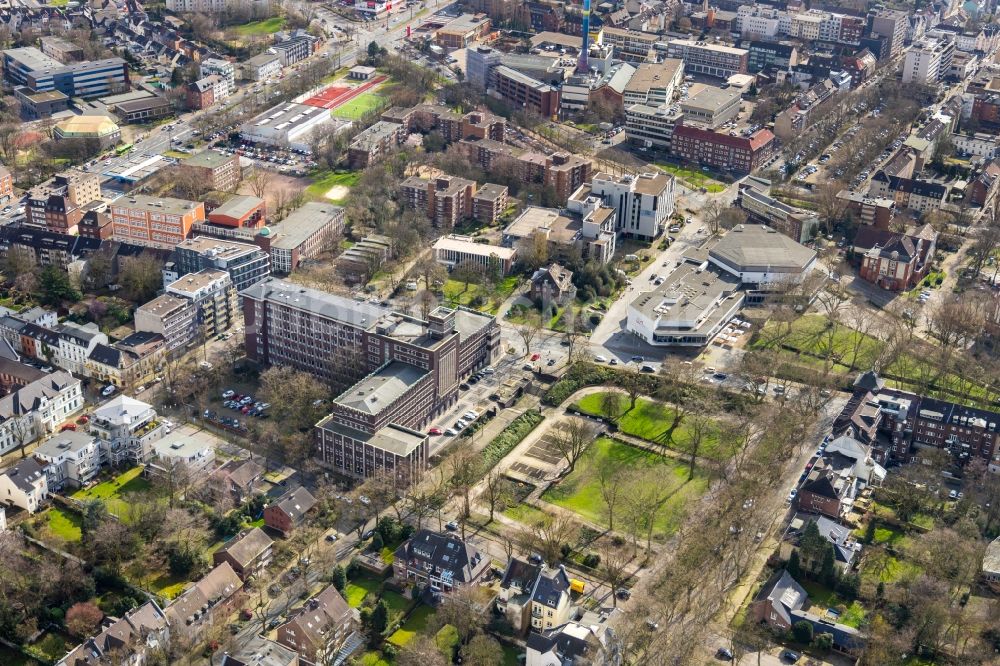 Oberhausen aus der Vogelperspektive: Gebäude der Stadtverwaltung - Rathaus Oberhausen in Oberhausen im Bundesland Nordrhein-Westfalen, Deutschland