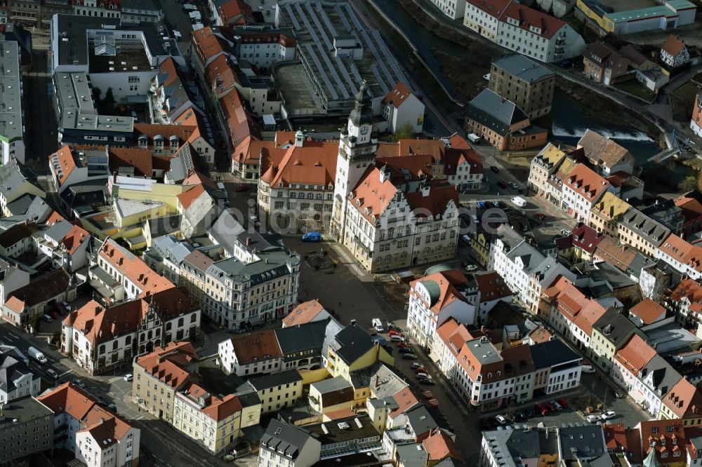 Döbeln von oben - Gebäude der Stadtverwaltung - Rathaus am Obermarkt in Döbeln im Bundesland Sachsen