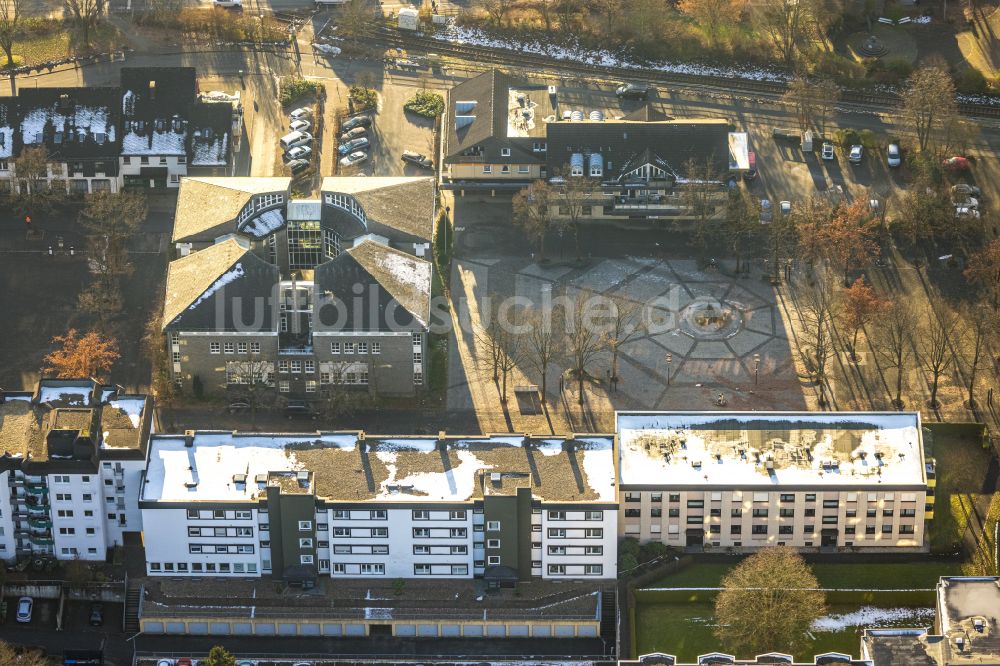 Olsberg aus der Vogelperspektive: Gebäude der Stadtverwaltung - Rathaus in Olsberg im Bundesland Nordrhein-Westfalen, Deutschland