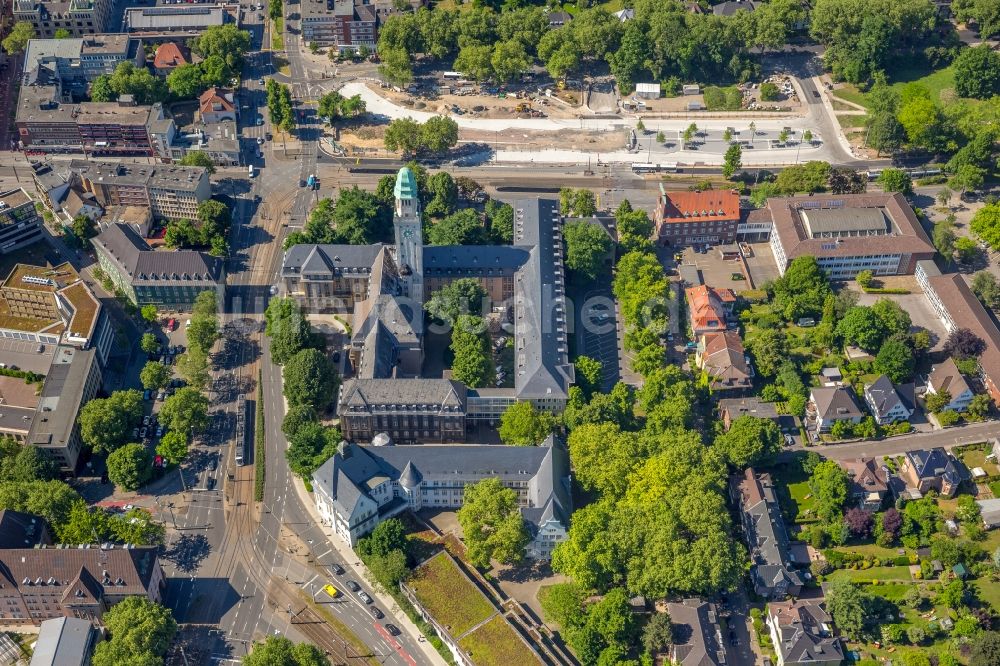 Luftaufnahme Gelsenkirchen - Gebäude der Stadtverwaltung - Rathaus im Ortsteil Buer in Gelsenkirchen im Bundesland Nordrhein-Westfalen