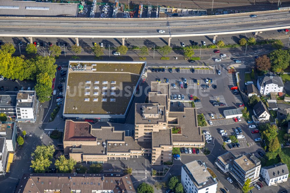 Siegen aus der Vogelperspektive: Gebäude der Stadtverwaltung - Rathaus im Ortsteil Geisweid in Siegen im Bundesland Nordrhein-Westfalen, Deutschland