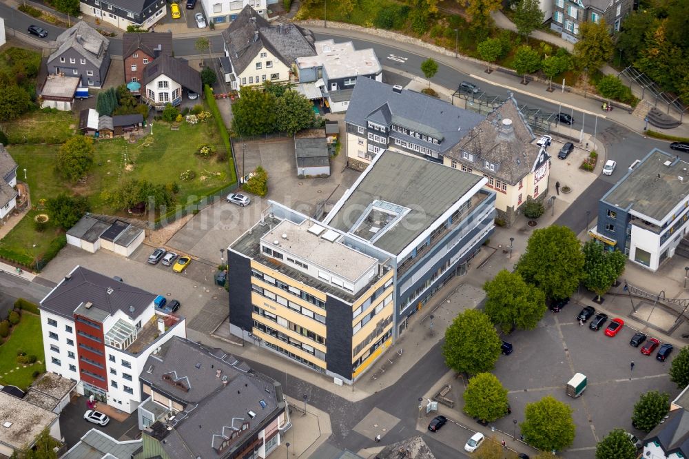 Luftbild Netphen - Gebäude der Stadtverwaltung - Rathaus Stadt Netphen in Netphen im Bundesland Nordrhein-Westfalen, Deutschland