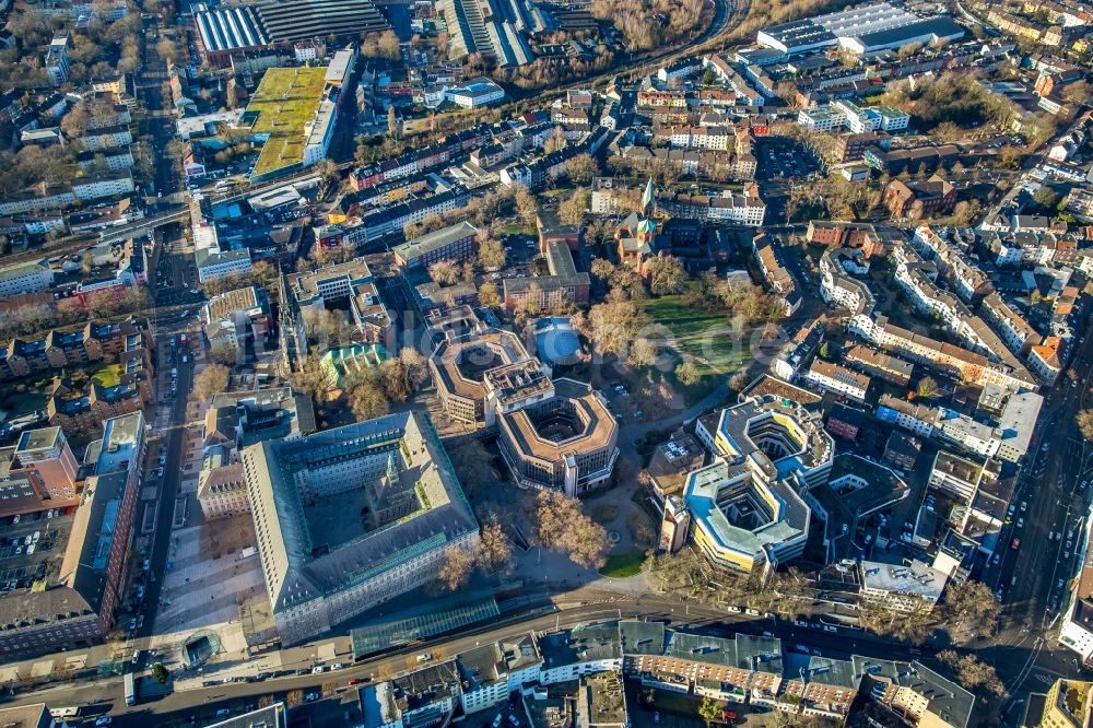 Bochum aus der Vogelperspektive: Gebäude der Stadtverwaltung - Rathaus, der Stadtbücherei und das Technische Rathaus in Bochum im Bundesland Nordrhein-Westfalen