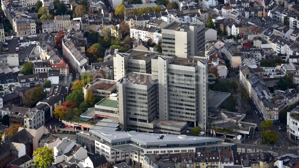 Bonn von oben - Gebäude der Stadtverwaltung - Rathaus Stadthaus im Ortsteil Nordstadt in Bonn im Bundesland Nordrhein-Westfalen, Deutschland