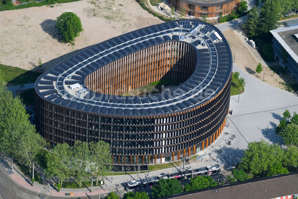 Freiburg im Breisgau von oben - Gebäude der Stadtverwaltung - Rathaus im Stühlinger an der Fehrenbachallee in Freiburg im Breisgau im Bundesland Baden-Württemberg, Deutschland