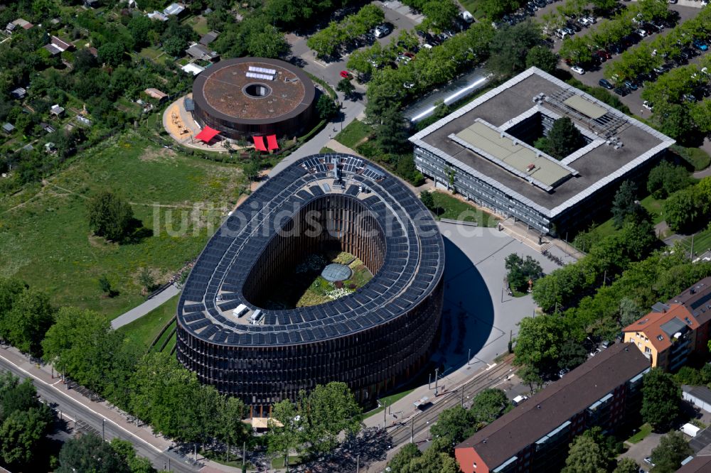 Luftbild Freiburg im Breisgau - Gebäude der Stadtverwaltung - Rathaus im Stühlinger an der Fehrenbachallee in Freiburg im Breisgau im Bundesland Baden-Württemberg, Deutschland