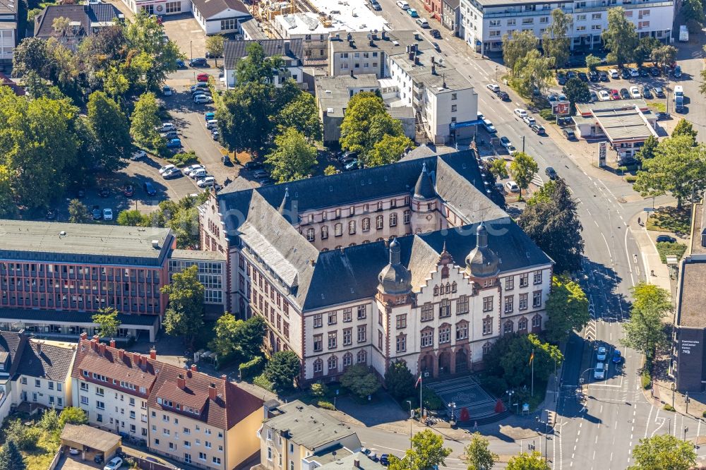 Luftaufnahme Hamm - Gebäude der Stadtverwaltung - Rathaus am Theodor-Heuss-Platz in Hamm im Bundesland Nordrhein-Westfalen, Deutschland