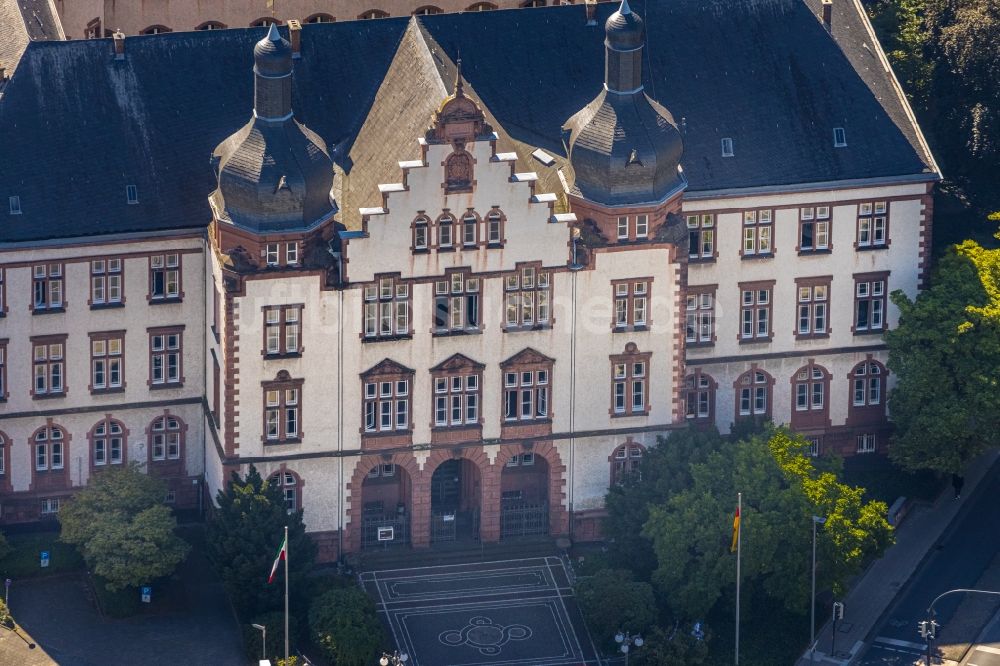 Hamm aus der Vogelperspektive: Gebäude der Stadtverwaltung - Rathaus am Theodor-Heuss-Platz in Hamm im Bundesland Nordrhein-Westfalen, Deutschland