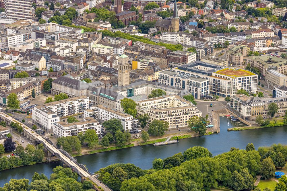 Luftbild Mülheim an der Ruhr - Gebäude der Stadtverwaltung - Rathaus am Ufer der Ruhr in Mülheim an der Ruhr im Bundesland Nordrhein-Westfalen