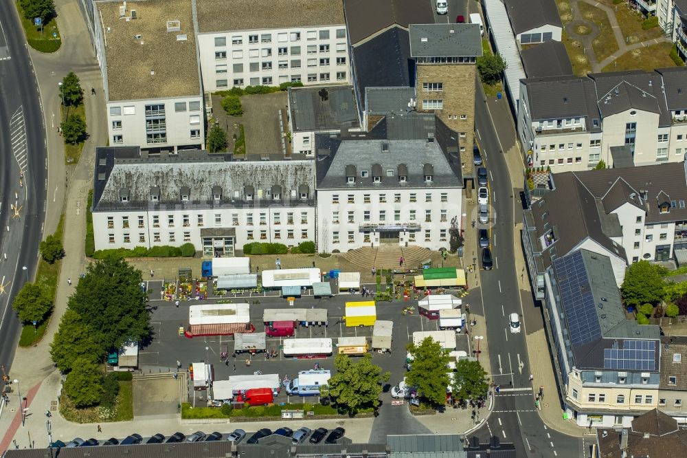 Velbert aus der Vogelperspektive: Gebäude der Stadtverwaltung - Rathaus in Velbert im Bundesland Nordrhein-Westfalen