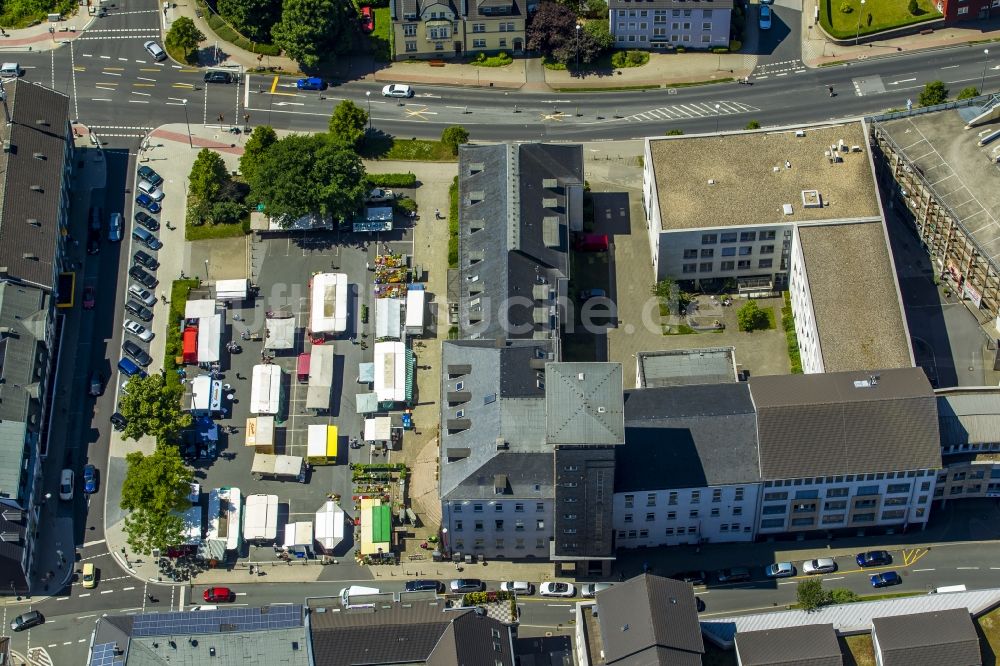 Luftaufnahme Velbert - Gebäude der Stadtverwaltung - Rathaus in Velbert im Bundesland Nordrhein-Westfalen