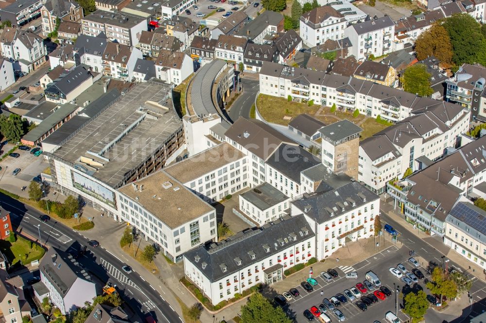 Luftbild Velbert - Gebäude der Stadtverwaltung - Rathaus in Velbert im Bundesland Nordrhein-Westfalen