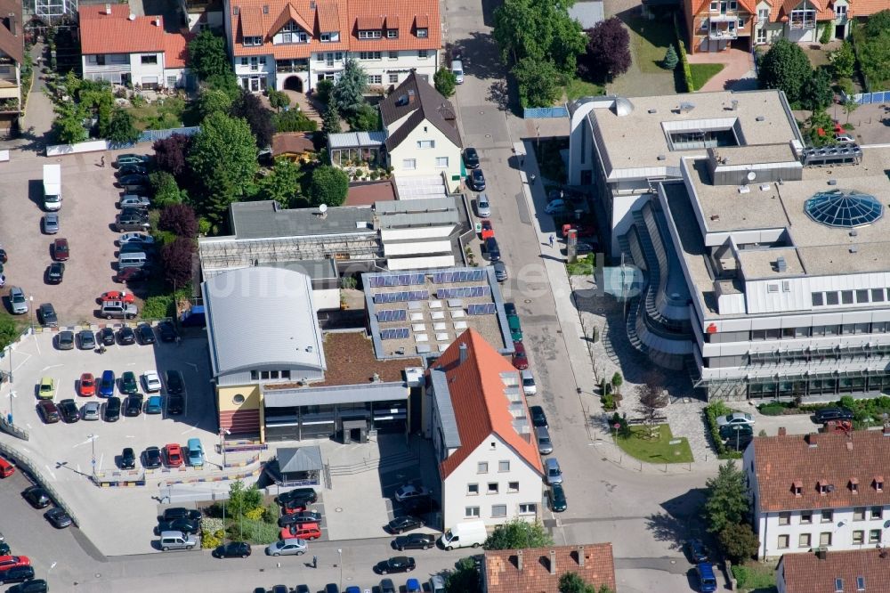 Luftaufnahme Kandel - Gebäude der Stadtverwaltung - Rathaus der Verbandsgemeinde in Kandel im Bundesland Rheinland-Pfalz