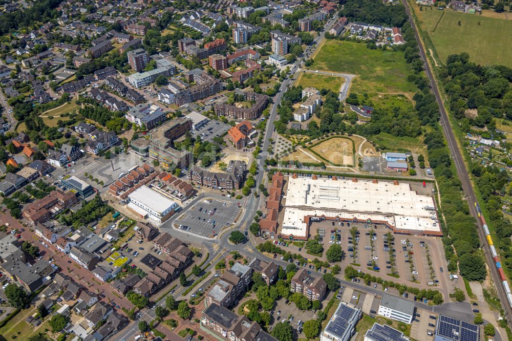 Luftbild Voerde (Niederrhein) - Gebäude der Stadtverwaltung - Rathaus in Voerde (Niederrhein) im Bundesland Nordrhein-Westfalen