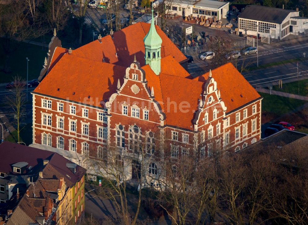 Herne von oben - Gebäude der Stadtverwaltung - Rathaus Wanne im Stadtteil Wanne-Eickel in Herne im Bundesland Nordrhein-Westfalen