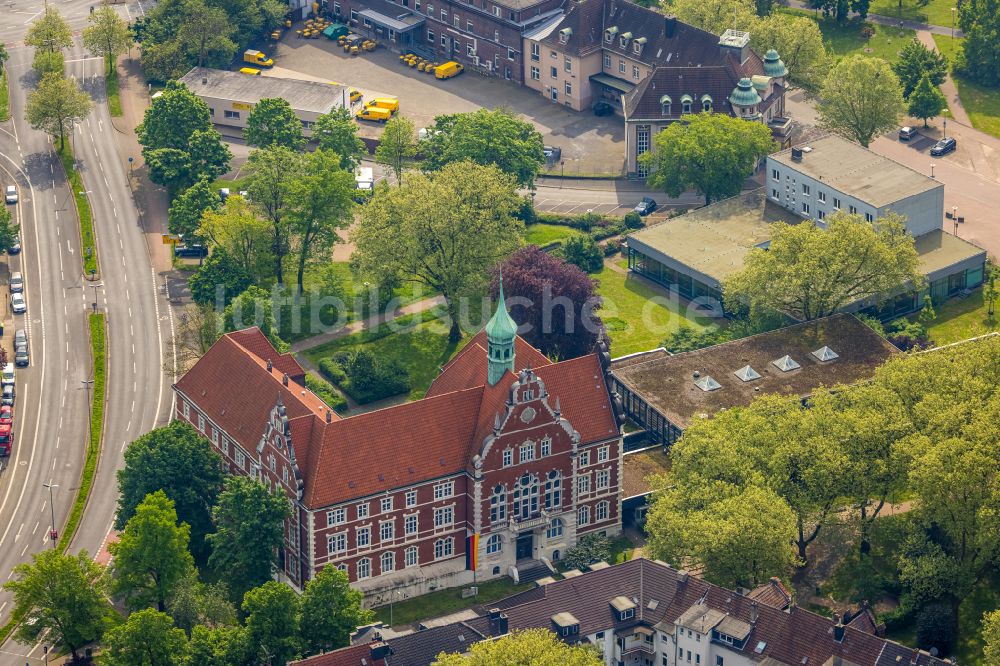 Luftaufnahme Herne - Gebäude der Stadtverwaltung - Rathaus Wanne im Stadtteil Wanne-Eickel in Herne im Bundesland Nordrhein-Westfalen