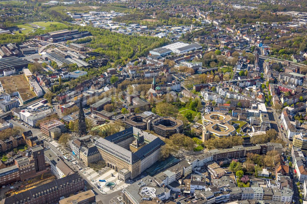 Luftbild Bochum - Gebäude der Stadtverwaltung - Rathaus am Willy-Brandt-Platz in Bochum im Bundesland Nordrhein-Westfalen, Deutschland