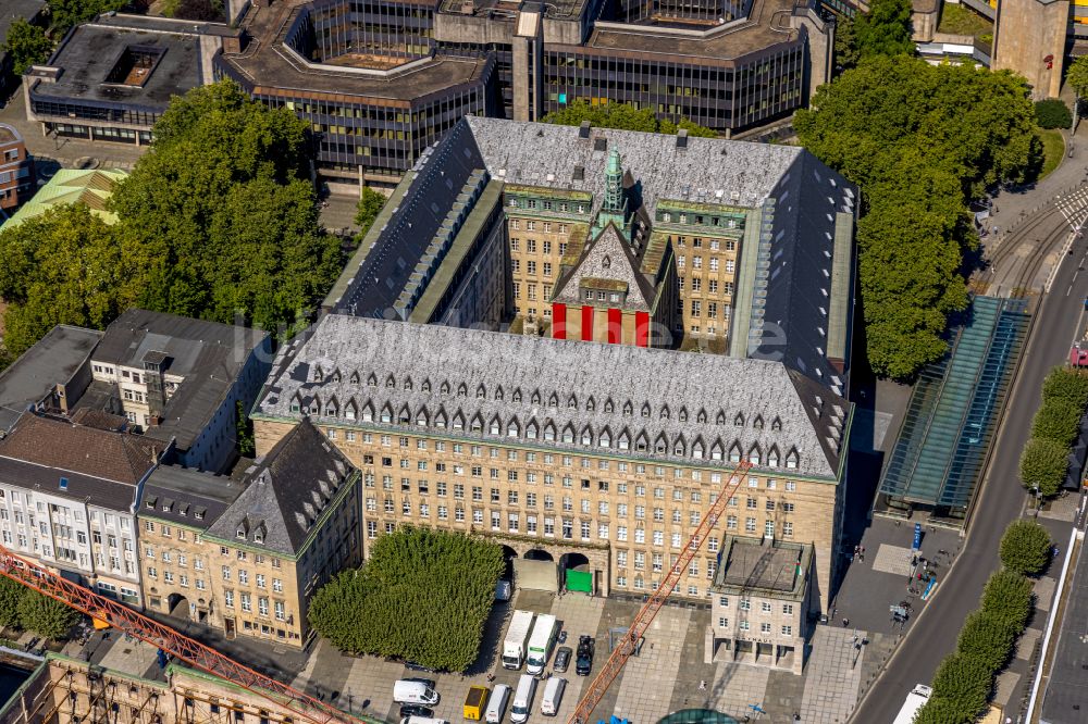 Luftbild Bochum - Gebäude der Stadtverwaltung - Rathaus am Willy-Brandt-Platz in Bochum im Bundesland Nordrhein-Westfalen, Deutschland