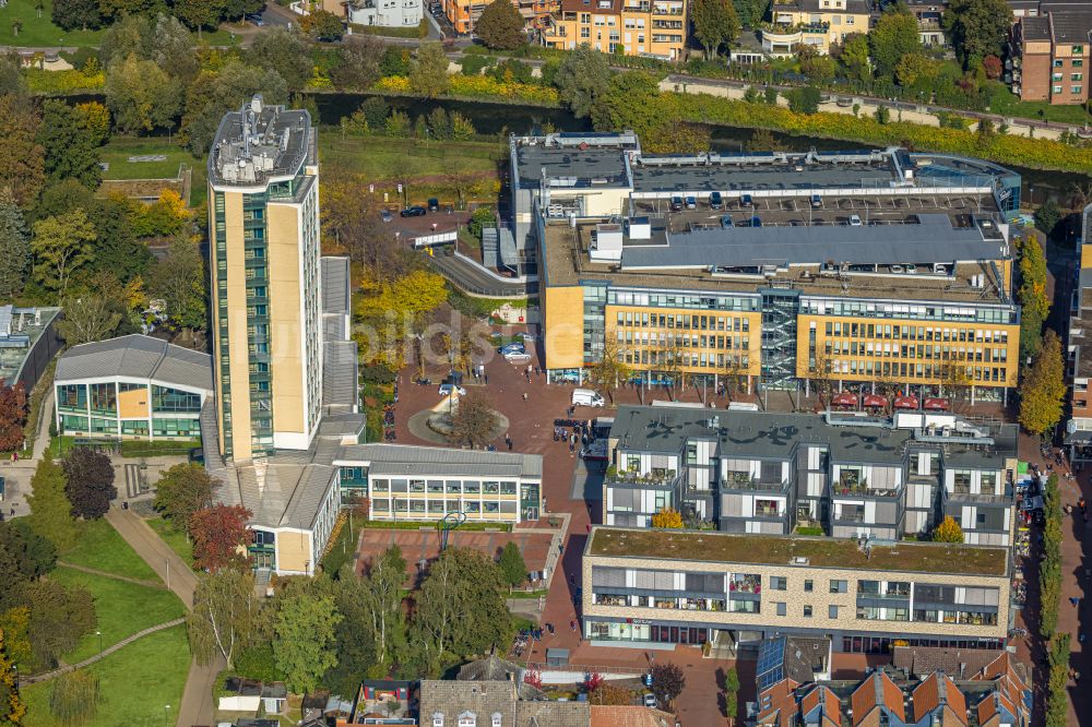 Lünen aus der Vogelperspektive: Gebäude der Stadtverwaltung - Rathaus am Willy-Brandt-Platz in Lünen im Bundesland Nordrhein-Westfalen, Deutschland