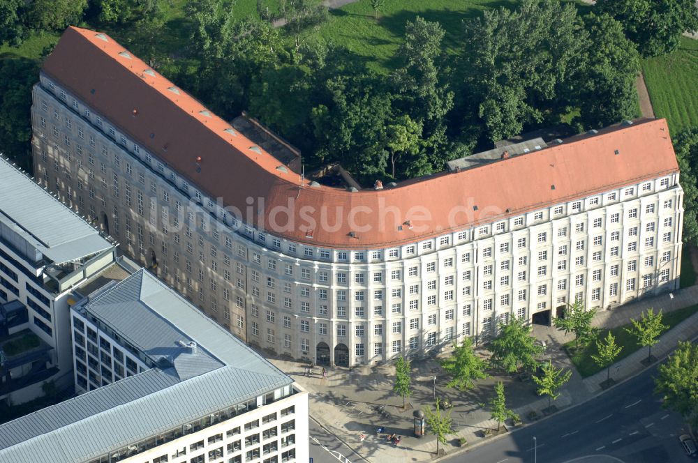 Dresden aus der Vogelperspektive: Gebäude der Stadtverwaltung Stadthaus in Dresden im Bundesland Sachsen, Deutschland