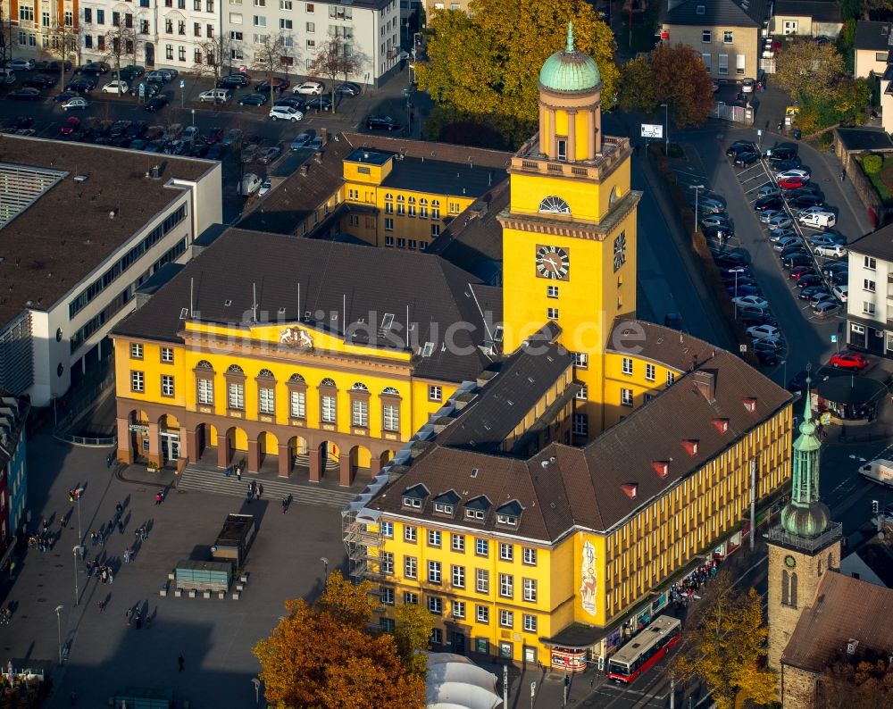 Luftbild Witten - Gebäude der Stadtverwaltung - Wittener Rathaus am Rathausplatz in Witten im Bundesland Nordrhein-Westfalen