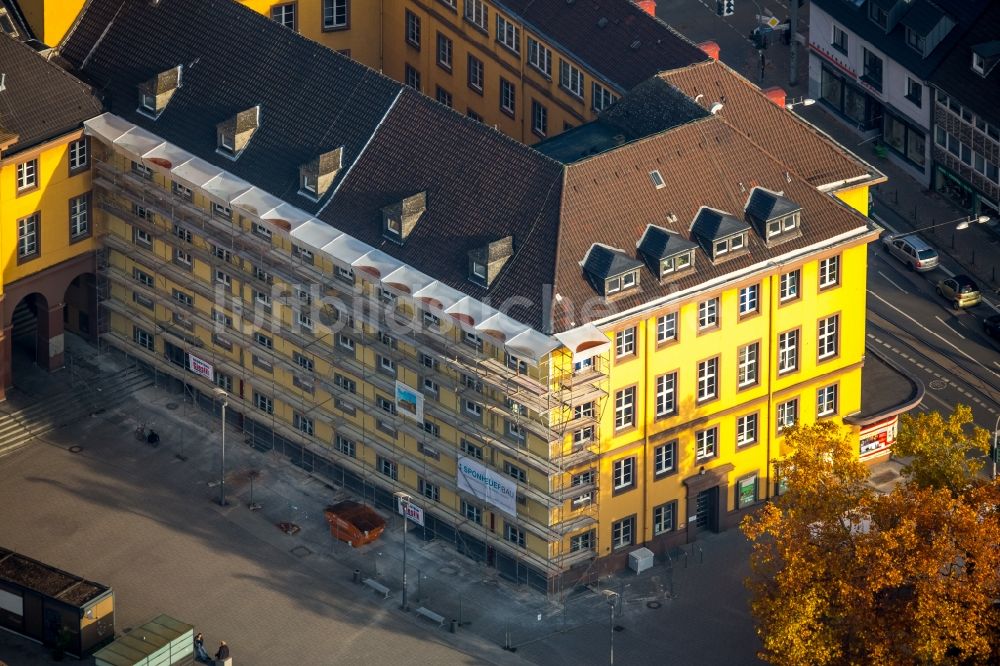 Witten von oben - Gebäude der Stadtverwaltung - Wittener Rathaus am Rathausplatz in Witten im Bundesland Nordrhein-Westfalen