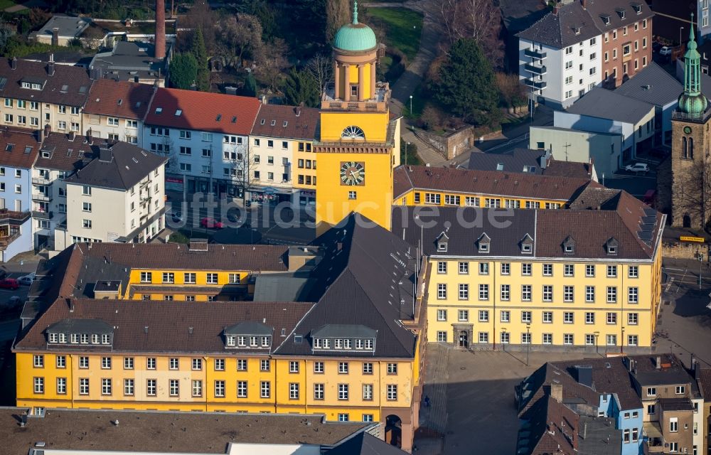 Luftaufnahme Witten - Gebäude der Stadtverwaltung - Wittener Rathaus am Rathausplatz in Witten im Bundesland Nordrhein-Westfalen