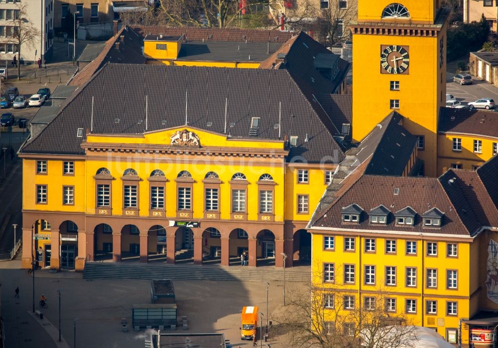 Witten aus der Vogelperspektive: Gebäude der Stadtverwaltung - Wittener Rathaus am Rathausplatz in Witten im Bundesland Nordrhein-Westfalen