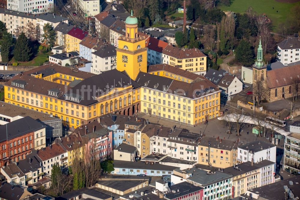 Luftbild Witten - Gebäude der Stadtverwaltung - Wittener Rathaus am Rathausplatz in Witten im Bundesland Nordrhein-Westfalen