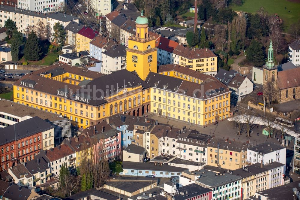 Luftaufnahme Witten - Gebäude der Stadtverwaltung - Wittener Rathaus am Rathausplatz in Witten im Bundesland Nordrhein-Westfalen