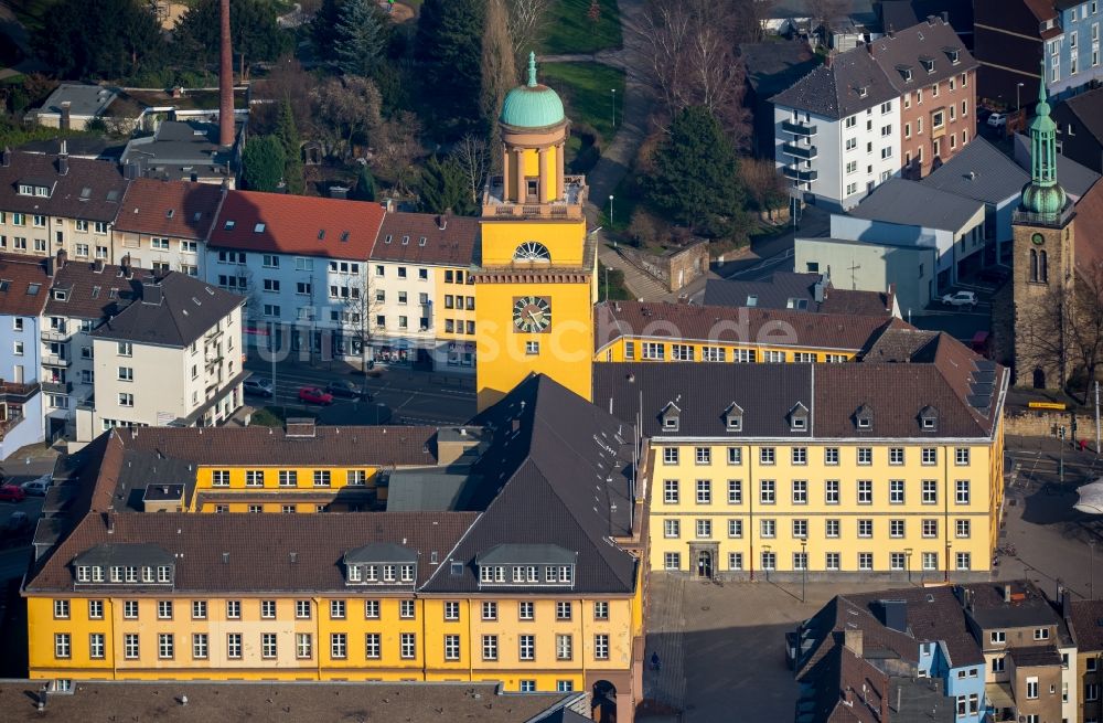 Witten aus der Vogelperspektive: Gebäude der Stadtverwaltung - Wittener Rathaus am Rathausplatz in Witten im Bundesland Nordrhein-Westfalen