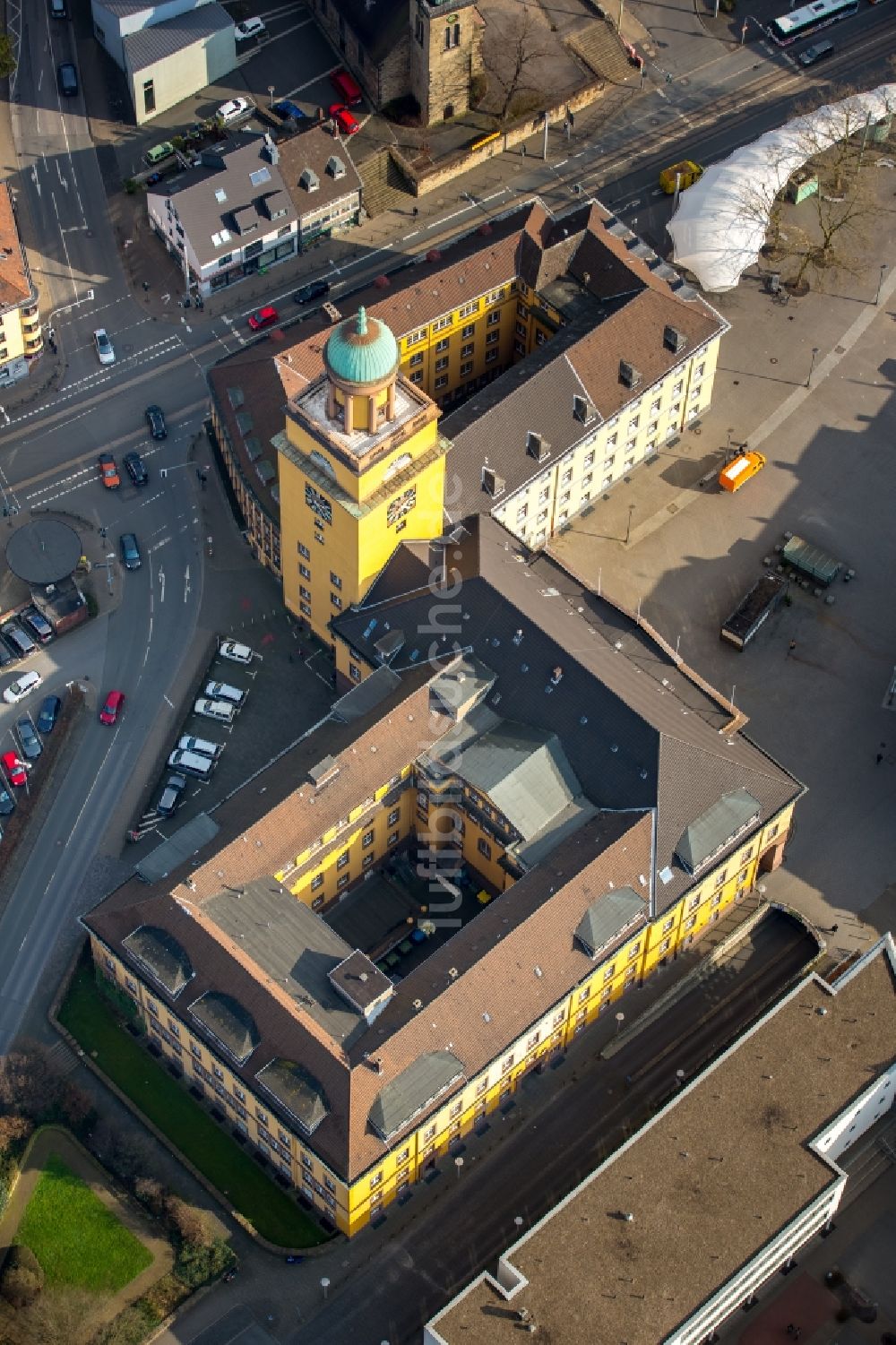 Luftbild Witten - Gebäude der Stadtverwaltung - Wittener Rathaus am Rathausplatz in Witten im Bundesland Nordrhein-Westfalen