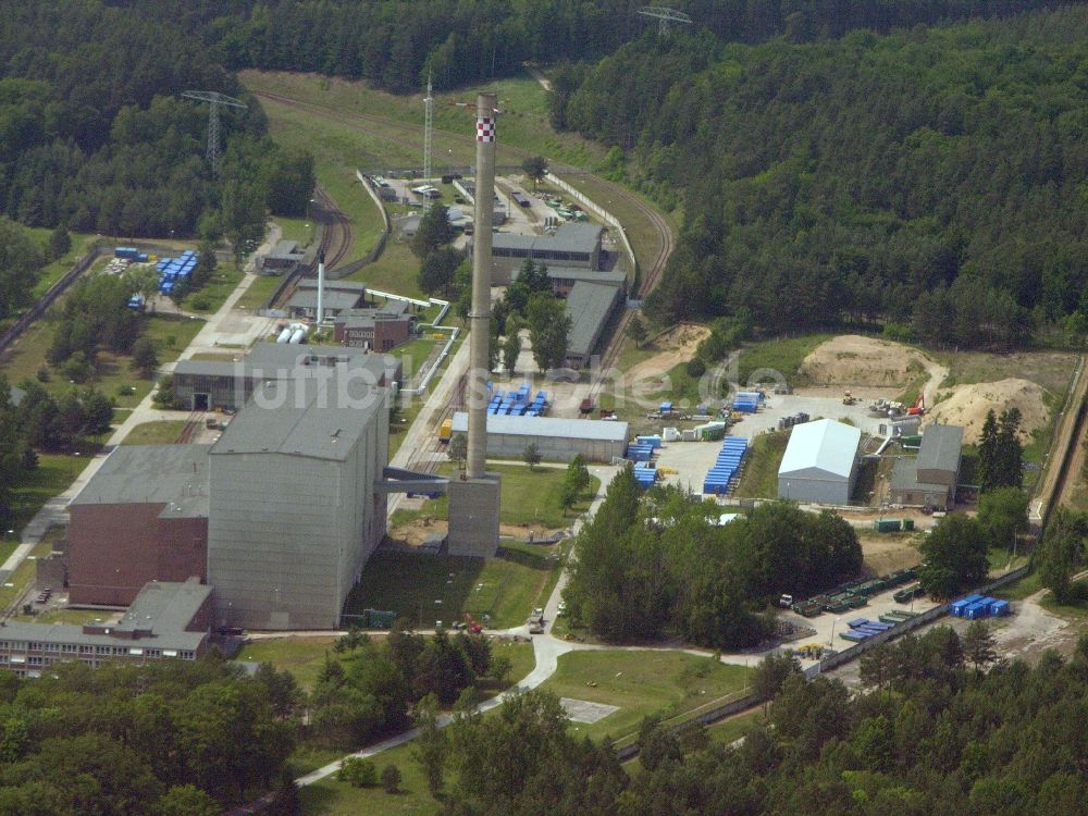 Luftbild Rheinsberg - Gebäude der stillgelegten Reaktorblöcke und Anlagen des AKW - KKW Kernkraftwerk in Rheinsberg im Bundesland Brandenburg, Deutschland