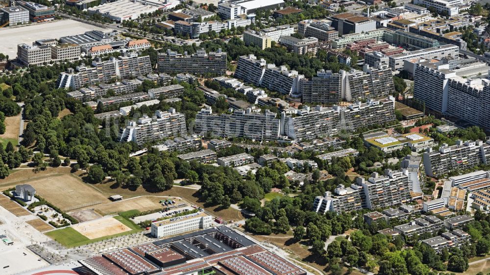 München aus der Vogelperspektive: Gebäude der Studenten- Wohnanlage Olympiadorf in München im Bundesland Bayern