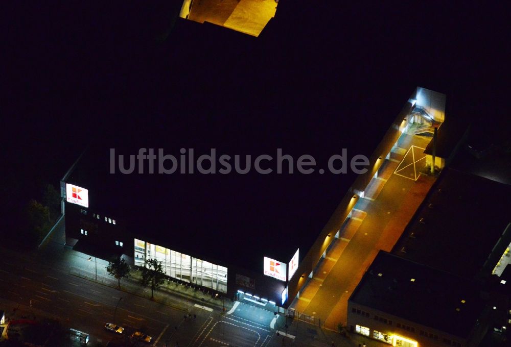 Berlin aus der Vogelperspektive: Gebäude des Supermarktes Kaufland in Neukölln in Berlin