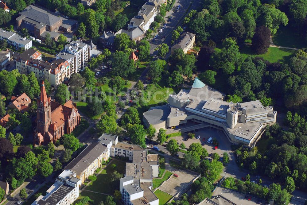 Luftbild Berlin - Gebäude Technische Hygiene auf dem Charité Campus Benjamin Franklin in Berlin-Lichterfelde