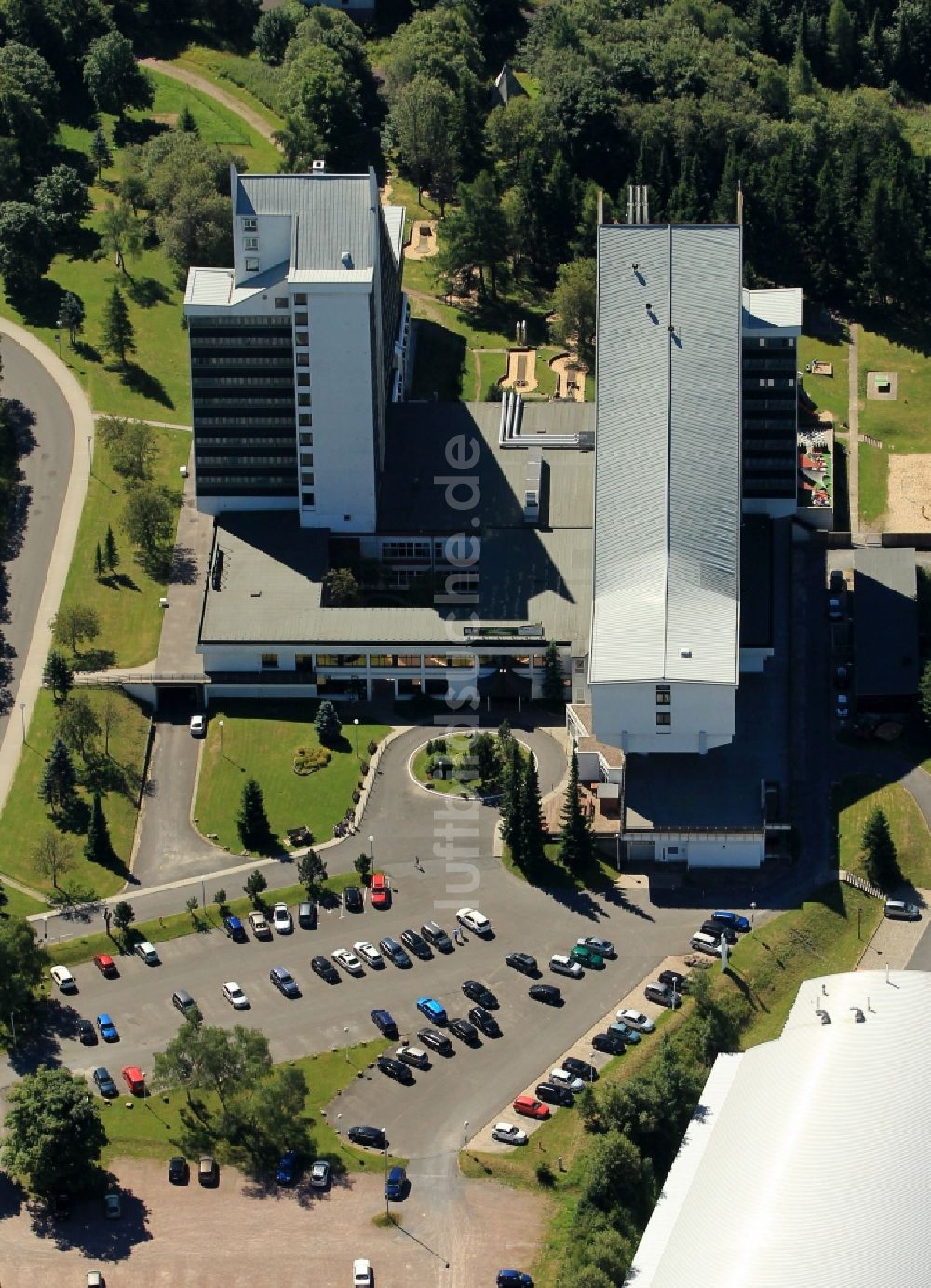 Luftaufnahme Oberhof - Gebäude des Treff Hotel Panorama Oberhof in Thüringen