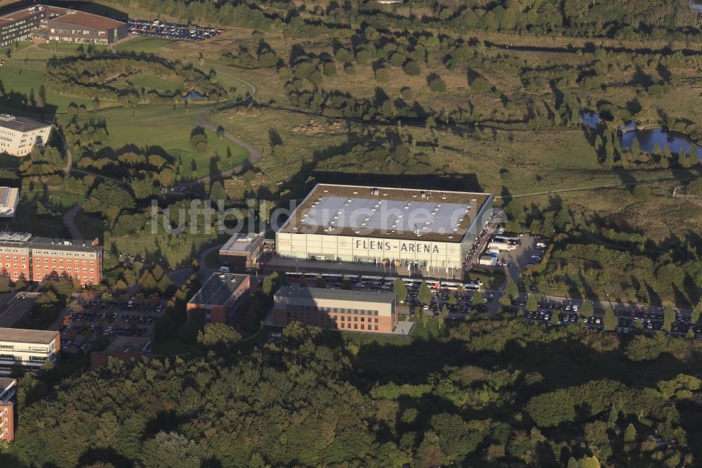 Flensburg von oben - Gebäude der Veranstaltungshalle Sport-Arena Flens-Arena in Flensburg im Bundesland Schleswig-Holstein