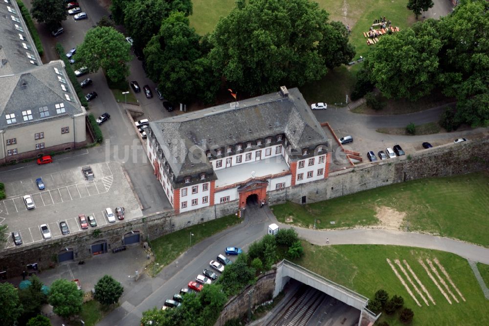 Mainz von oben - Gebäude der Zitadelle in Mainz im Bundesland Rheinland-Pfalz