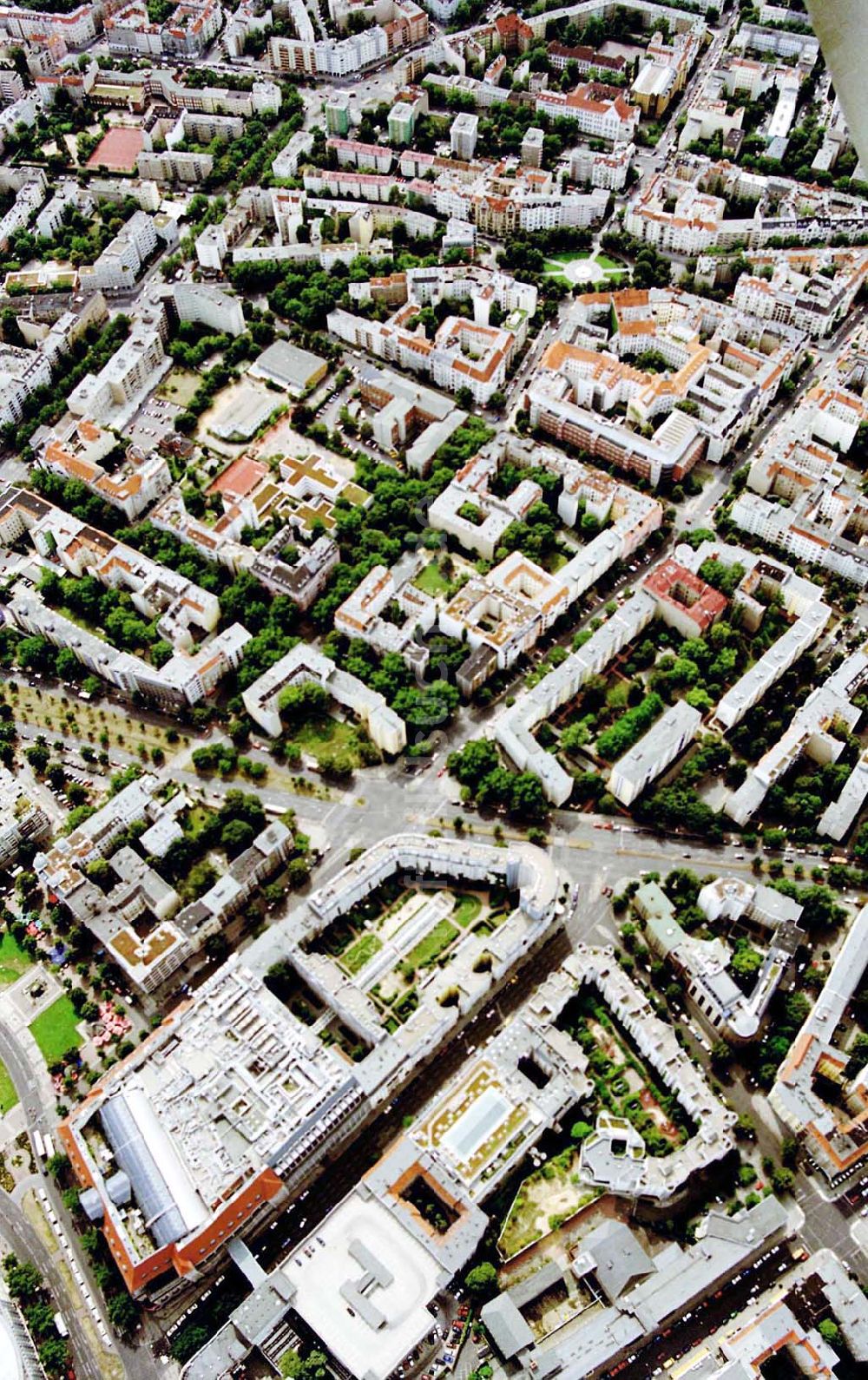 Luftbild Berlin/ Charlottenburg - Gebäudeensemble Ansbacher Carreé Vordergrund: Viktoria-Luise-Platz Hintergrund:Wittenbergplatz/KaDeWe, Gedächniskirche/Europa-Center Charlottenburg / Berlin