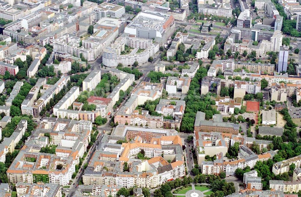 Luftbild Berlin / Chralottenburg - Gebäudeensemble Ansbacher Carreé Vordergrund: Viktoria-Luise-Platz Hintergrund:Wittenbergplatz/KaDeWe, Gedächniskirche/Europa-Center Charlottenburg / Berlin