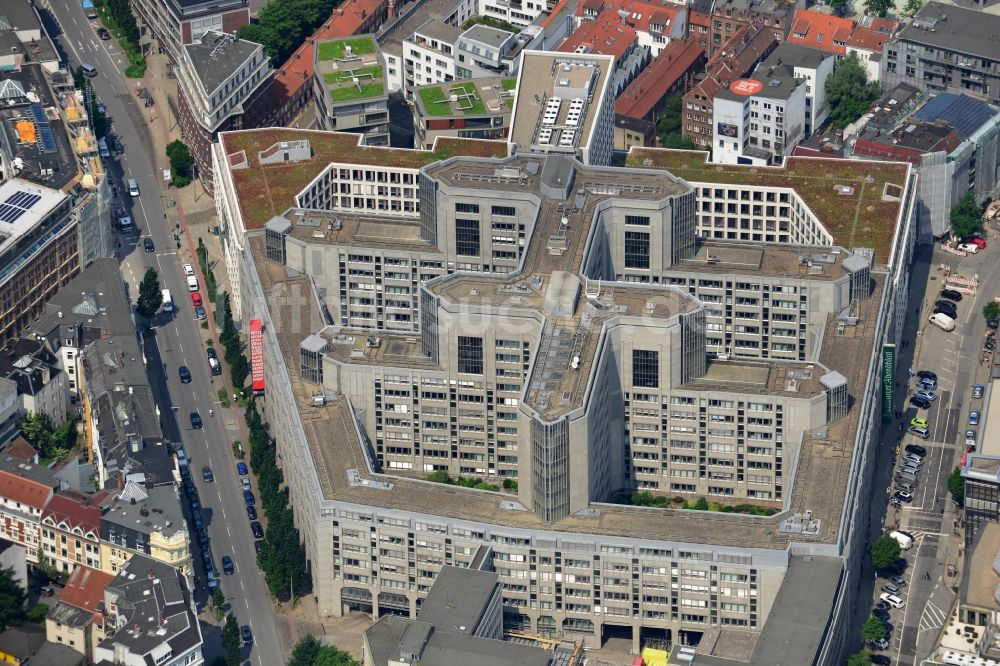 Luftbild Hamburg - Gebäudekomplex des Axel-Springer-Verlages und des Brahms Quartier an der Kaiser-Wilhelm-Straße Ecke Axel-Springer-Platz - Fuhlentwiete in Hamburg